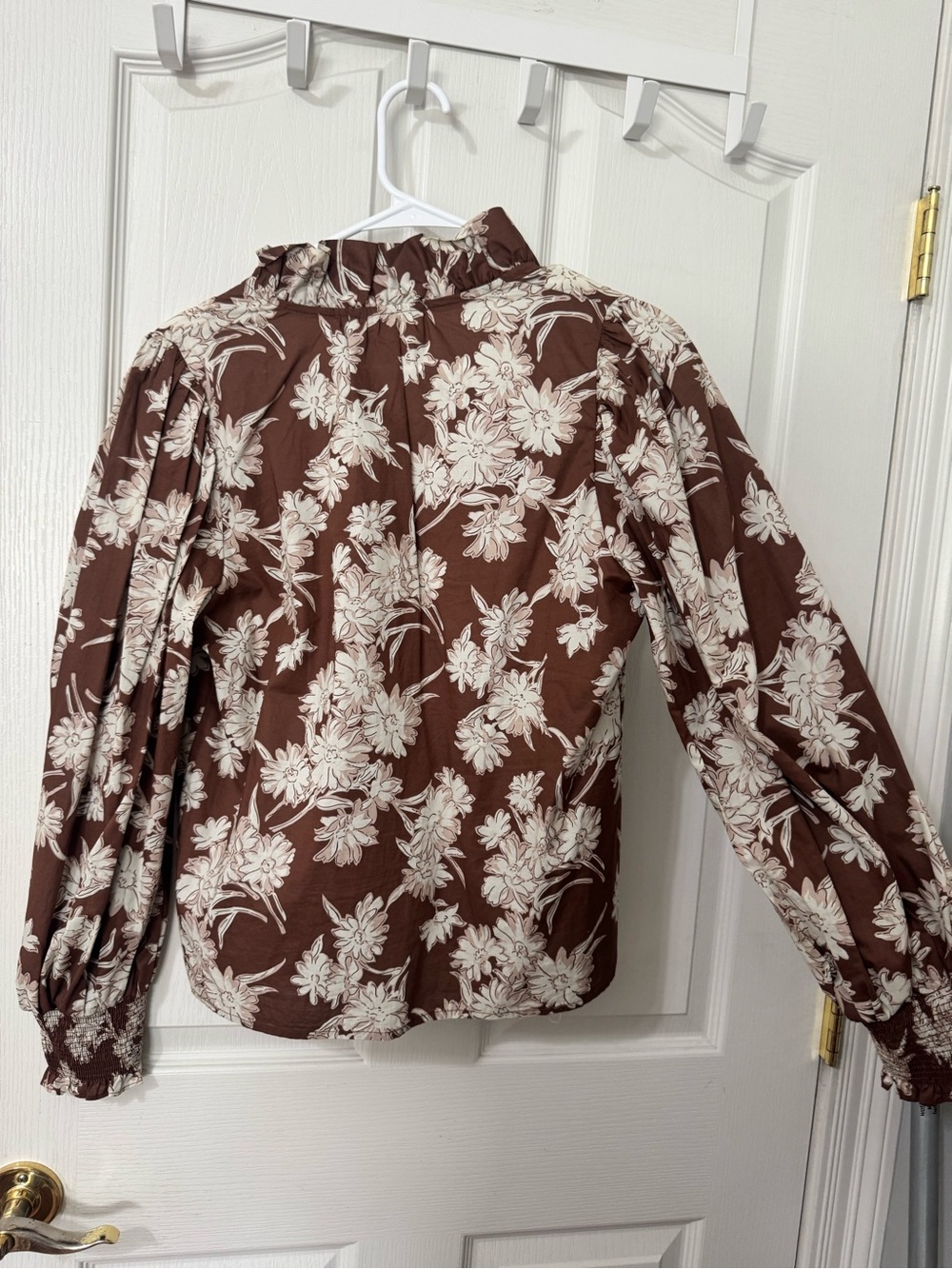 ENTRO Ruffle Collar Blouse - Picture 3 of 5